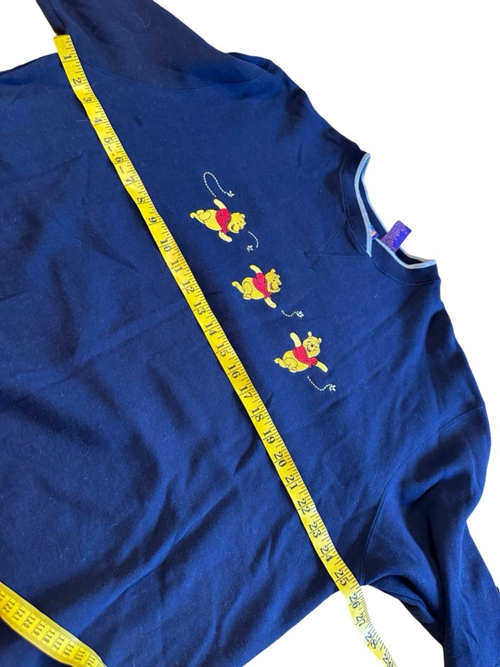 VTG Winnie the Pooh Embroidered Sweatshirt SZ L Disney Crewneck Pullover Hunny - Picture 7 of 8